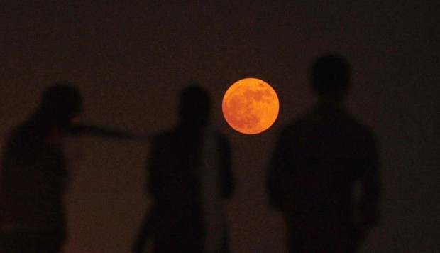 Superluna de sangre: AsÃ­ influirÃ¡ en los signos del zodiaco el eclipse lunar total
