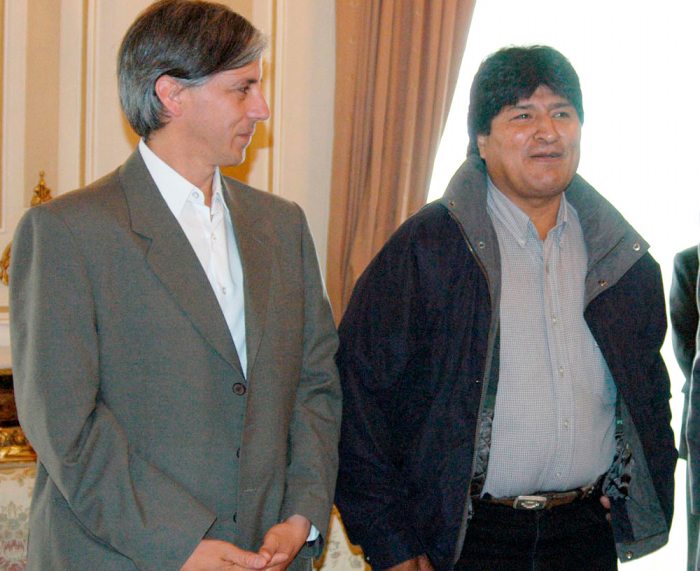 EL PRESIDENTE EVO MORALES Y EL VICEPRESIDENTE ÁLVARO GARCÍA, ENERO 2005.
