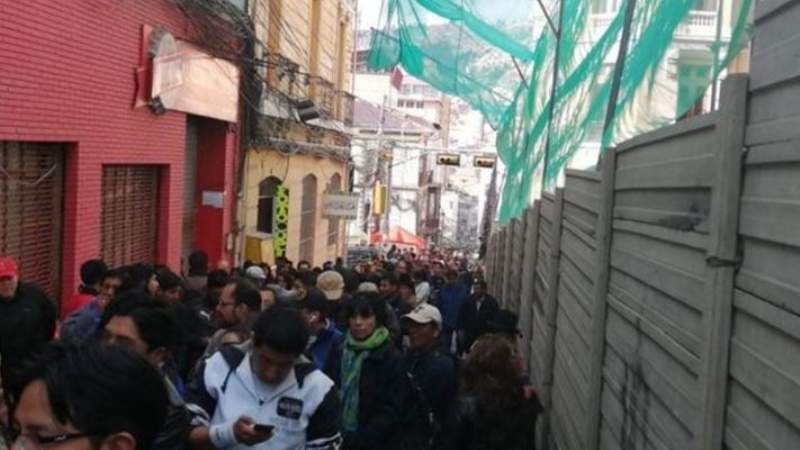 Fuerte control para ingresar a plaza Murillo, solo pasan quienes tienen credencial