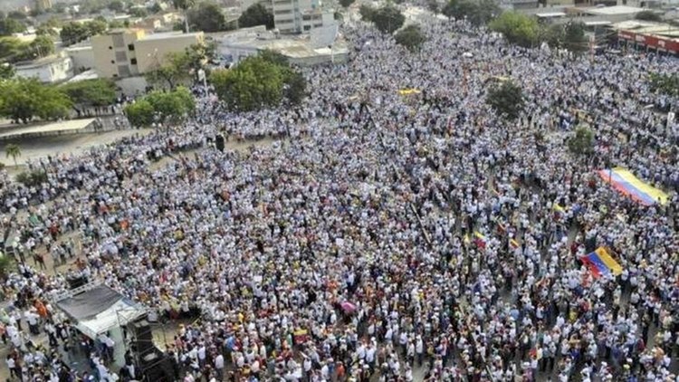 Miles de personas en Barquisimeto (Juan Guaidó)