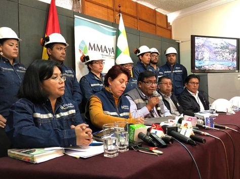 Autoridades del Ministerio de Medio Ambiente y Agua presenta el informe técnico sobre Alpacoma.