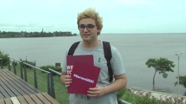 Joaquin Cortacans, de Fray Bentos, Uruguay, se convertirá en agosto en el primer uruguayo en iniciar sus estudios en la Universidad Harvard. Pertenecerá a la promoción 2023