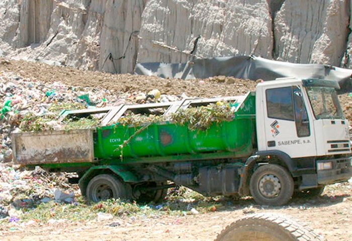 AL IGUAL QUE EL CONFLICTO DEL AGUA, EJECUTIVO Y MUNICIPIO POSTERGARON SOLUCIONES ESTRUCTURALES AL PROBLEMA DE LA BASURA.