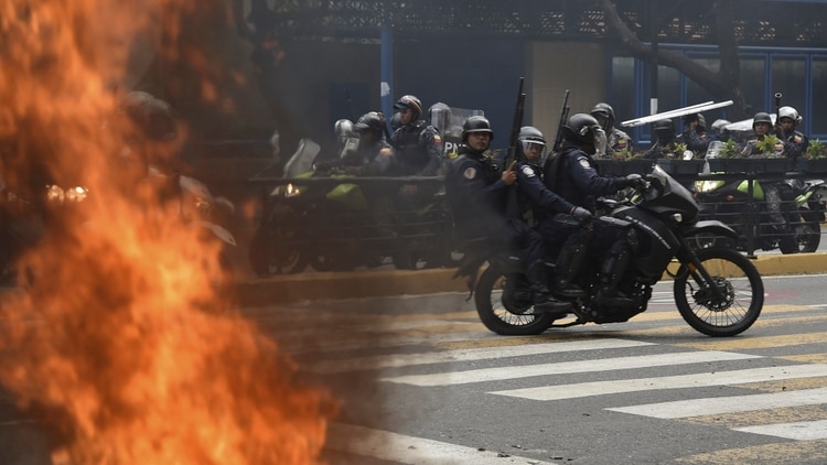 La represión del régimen chavista dejó al menos 29 muertos (YURI CORTEZ / AFP)