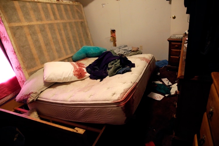 La habitación en la que Keith Theriot y su esposa Elizabeth Theriot por su hijo (AP/Gerald Herbert)