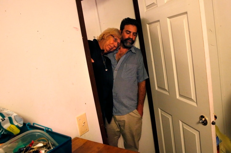 Kim Mincks y Jacob Scott Chastant vivían en la casa de los Theriot (AP/Gerald Herbert)