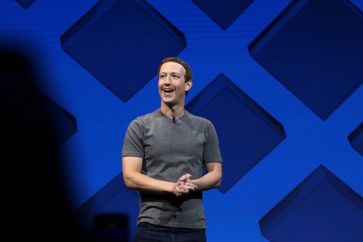 Mark Zuckerberg, director ejecutivo de Facebook, desea incrementar la utilidad de la red social para mantener a los miles de millones de usuarios de Facebook enganchados, dijeron personas involucradas en el esfuerzo. (Jim Wilson/The New York Times)