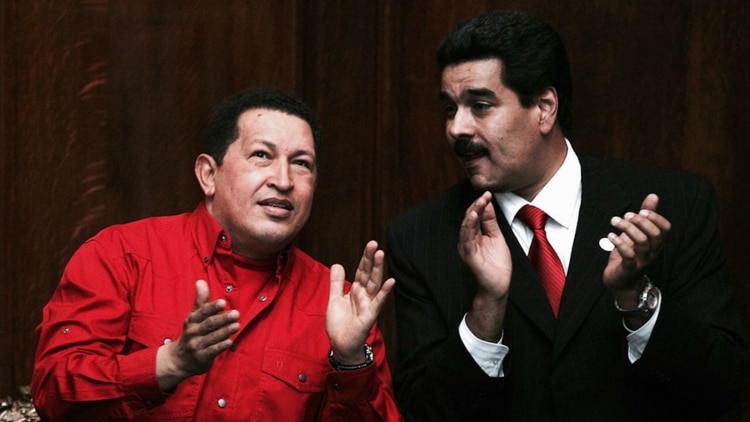 Hugo Chávez y Nicolás Maduro en una foto de 2007. (Getty Images)