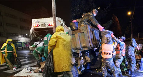 Dos imágenes de la limpieza de La Paz tras la crisis de la basura.