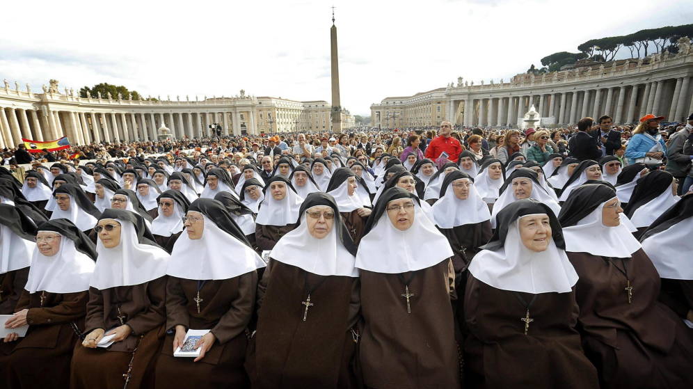 Foto: Imagen de archivo de un grupo de monjas en el Vaticano. (EFE)