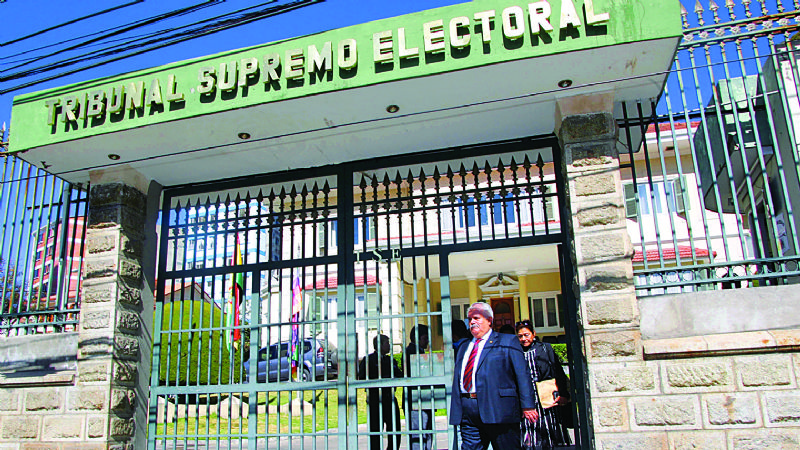 ¿Qué significa la renuncia de Dunia Sandoval para los políticos?