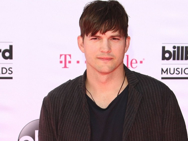 Ashton Kutcher compartió su número de celular en Twitter (Grosbygroup)