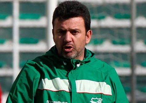 Julio César Baldivieso cuando dirigía a la selección nacional. Foto: Archivo-La Razón.