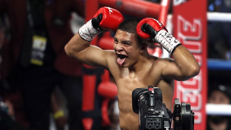 El mexicano Jaime Munguia, de 22 años, es una nueva estrella en el boxeo mundial (AP)