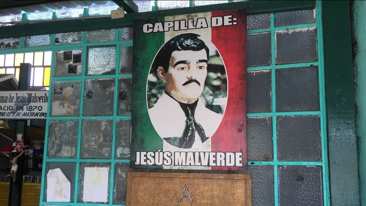 El ya famoso centro de culto está en una zona cercana a las vías del tren