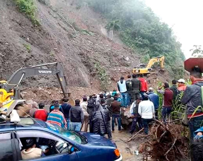 Lluvias provocaron el cierre de cuatro tramos en los departamentos de La Paz y Beni.