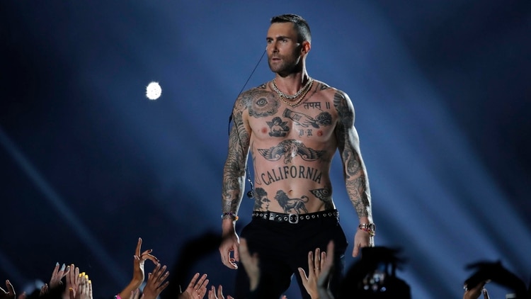 Maroon 5 se presentó en el show de medio tiempo del Super Bowl junto a artistas invitados (Foto: Reuters/Mike Segar)