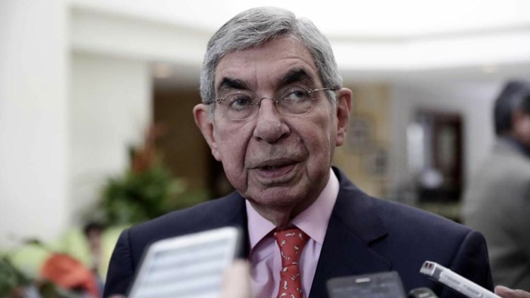 Óscar Arias