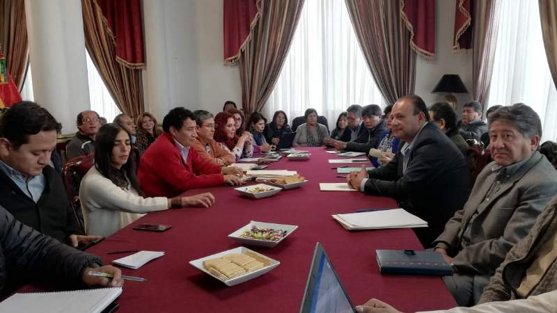 Médicos entregan sus observaciones al SUS y se apartan de su tratamiento