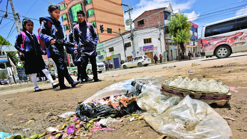 Enemigos íntimos, Oruro y el eterno problema de la basura