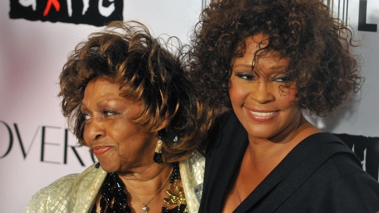 Whitney Houston y su madre Cissy (The Grosby Group)