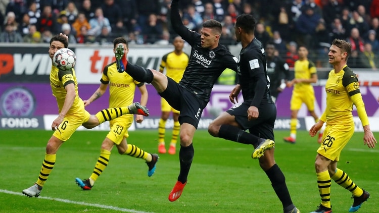 Luka Jovic ha mostrado grandes cualidades en la liga alemana (Reuters)