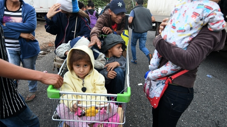Las autoridades locales decidieron ayudar a los migrantes (Foto: AFP)