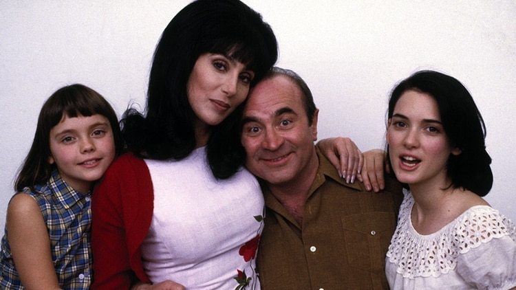 Christina Ricci, Cher, Bob Hoskins y Winona Ryder en un anuncio publicitario de Mi madre es una sirena, de 1990