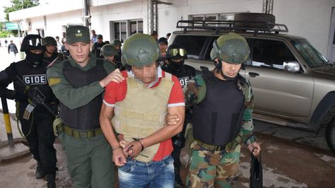 Argentino es entregado a autoridades de su país. Fue capturado en Santa Cruz. Foto:Gendarmería Nacional