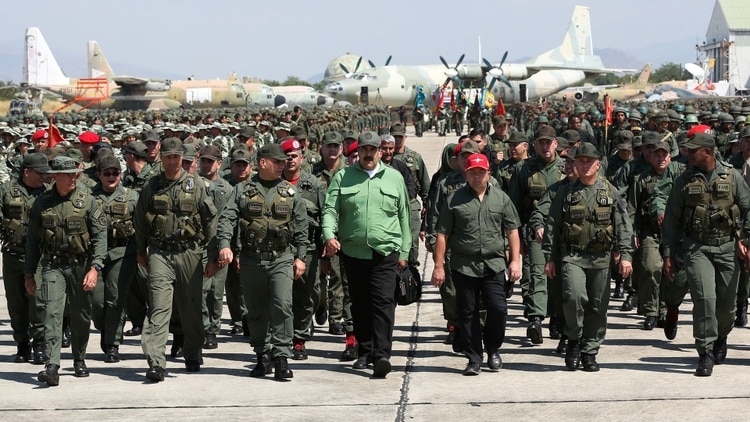 Maduro pidió lealtad a la Fuerza Armada (Reuters)