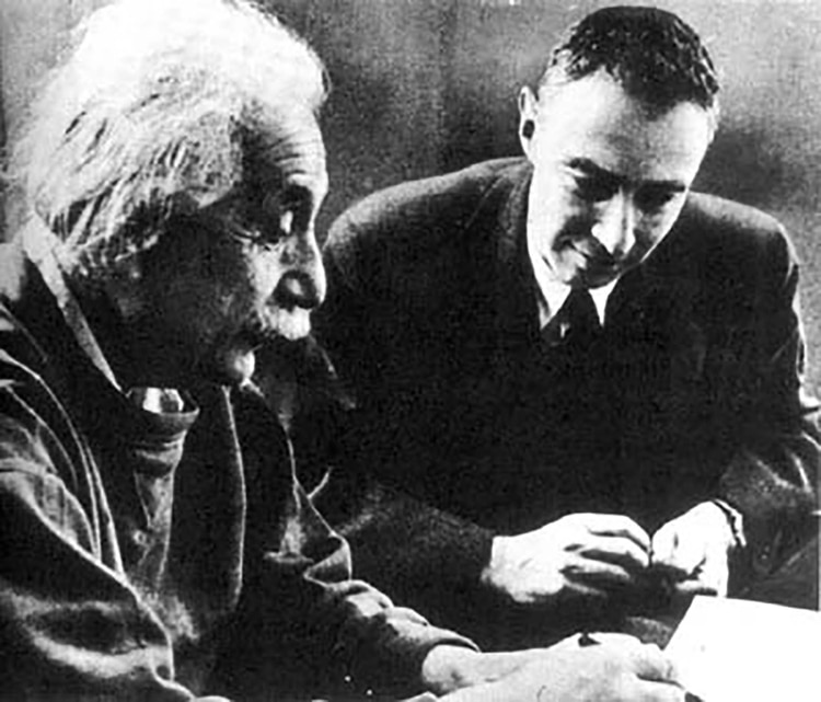 Albert Einstein y Oppenheimer (Foto: Departamento de Defensa de los Estados Unidos)