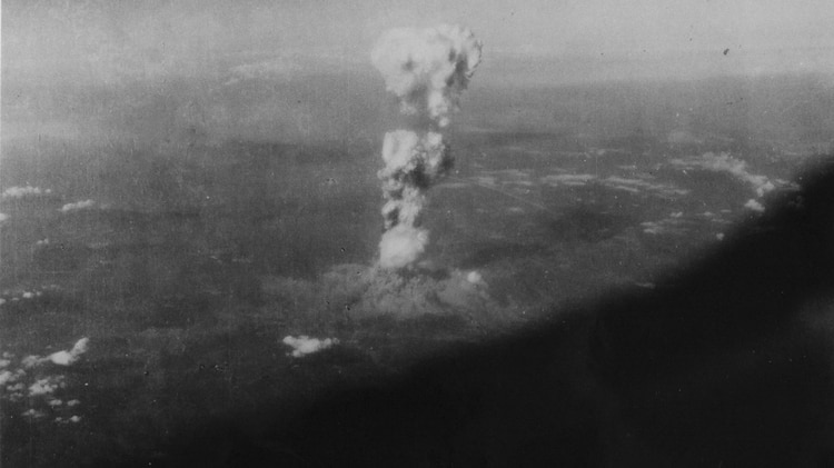 La explosión vista desde el bombardero B-29 “Enola Gay” (EFE)