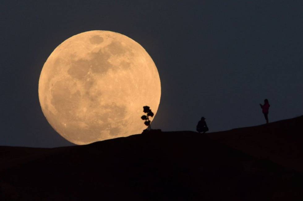 Superluna febrero 2019