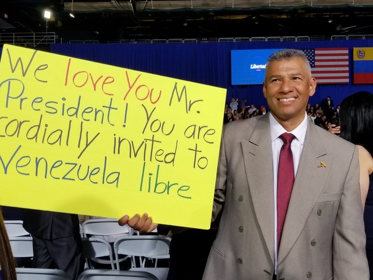 En el auditorio de FIU, los venezolanos escucharon la posición de la Casa Blanca sobre su país.