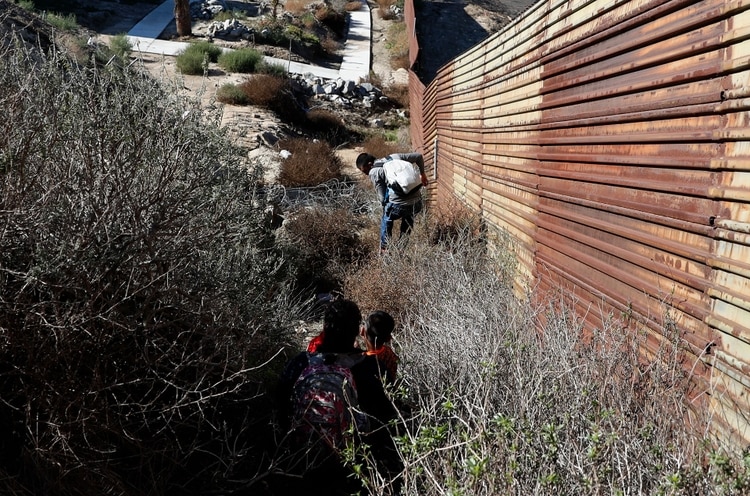 Los demócratas aseguran que la situación en la frontera no puede ser calificada como una emergencia nacional (Reuters)