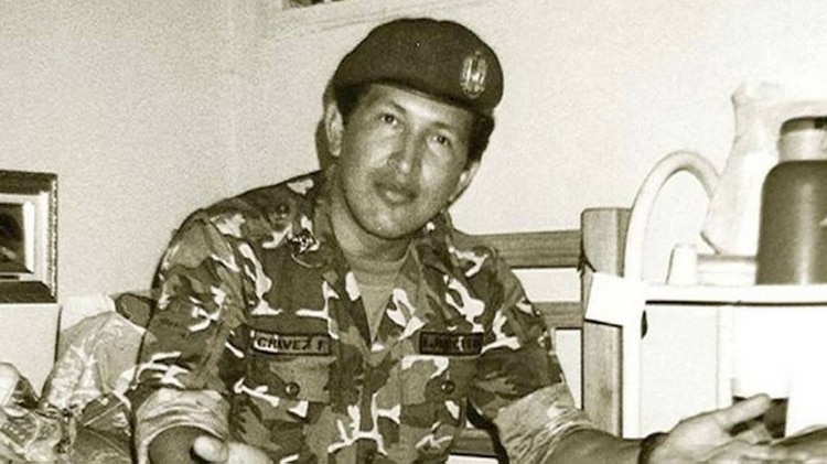Hugo Chávez en prisión, tras el golpe fallido de 1992