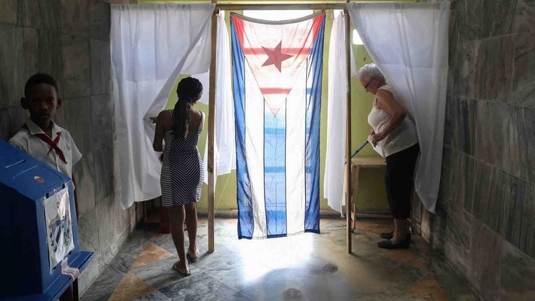 Más del 70% del padrón participó del referéndum, según las autoridades cubanas (REUTERS/Fernando Medina NO RESALES. NO ARCHIVE)