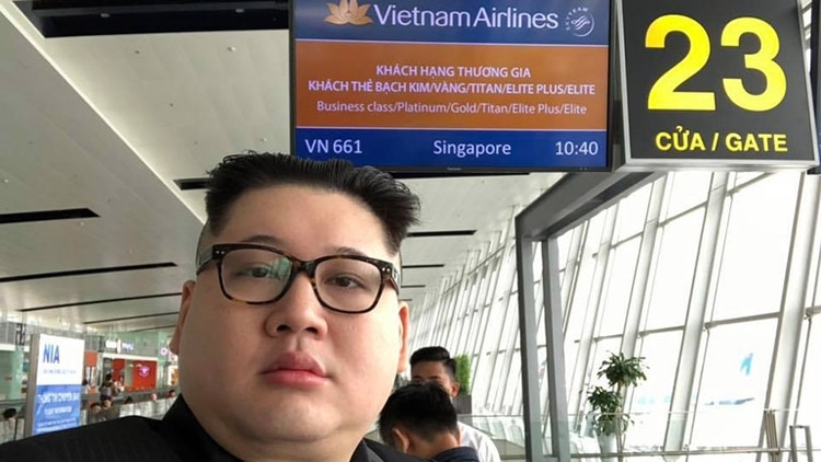 El cómico Howard X se despide de Vietnam (@KimJongUnLookAlike)