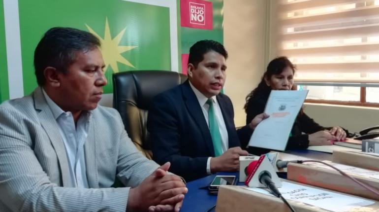 El concejal de Sacaba, Herlan Ramírez, en conferencia de prensa. | Los Tiempos