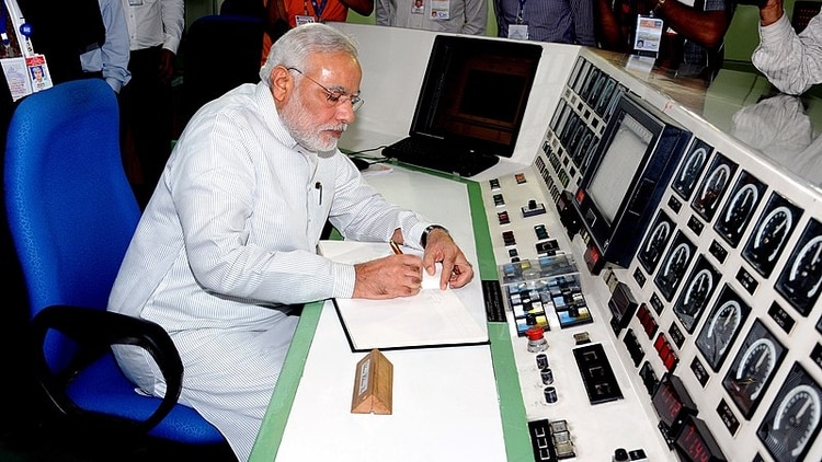 Narendra Modi en el centro de Investigación Bhabha en 2014