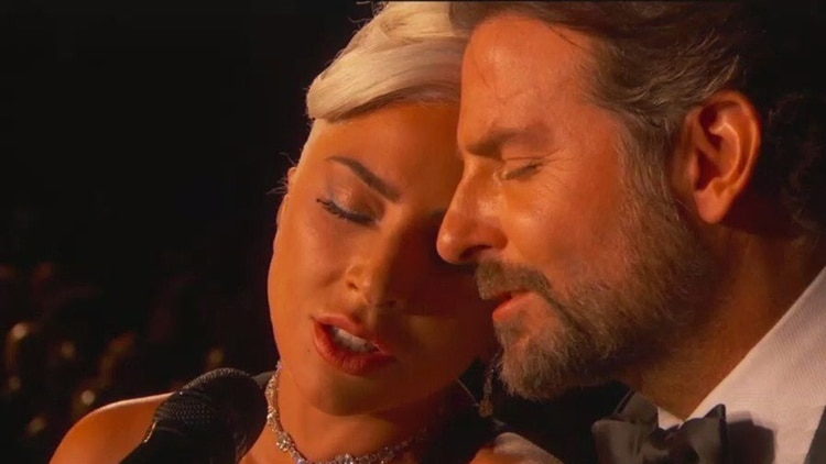 Lady Gaga y Bradley Cooper cantan “Shallow” en los Oscar