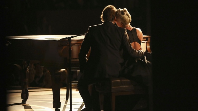 La presentación de Bradley Cooper y Lady Gaga en los premios Oscar 2019 (Reuters)