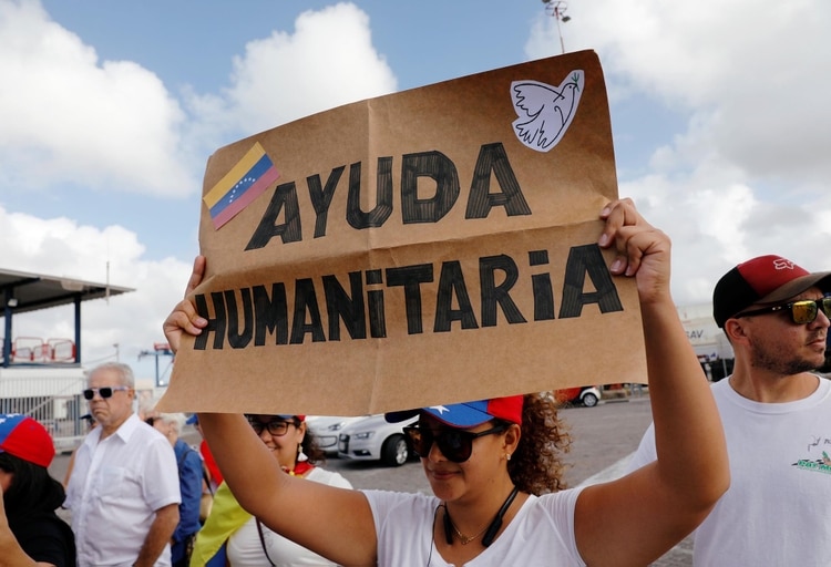 Los venezolanos piden por ayuda humanitaria (REUTERS/Henry Romero)