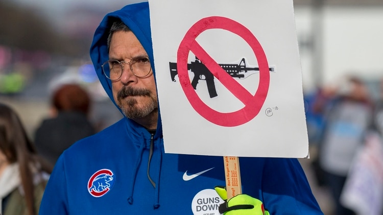 La “Marcha por nuestras vidas” reclama un mayor control de armas. Son organizadas por el movimiento #NeverAgain, surgido en Parkland pocos días después de ocurrido el tiroteo(AFP)