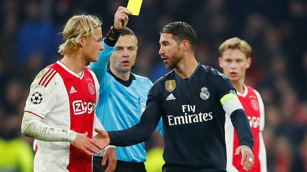 Resultado de imagen para Hay sanciÃ³n a Sergio Ramos por forzar la amarilla ante Ajax