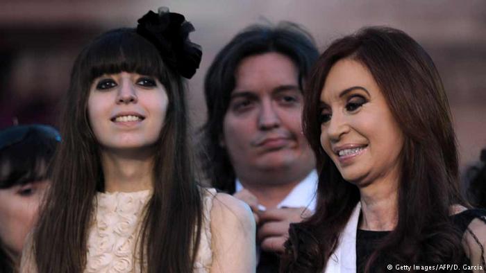 Argentinien Florencia Kirchner neben ihre Mutter Cristina Fernandez de Kirchner (Getty Images/AFP/D. Garcia)