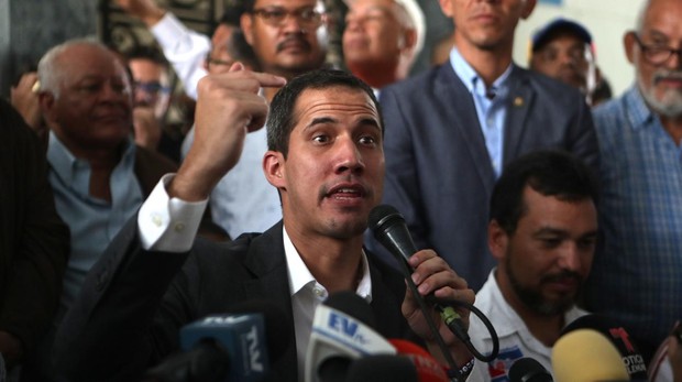 Juan Guaicó, durante la rueda de prensa posterior a su reunión con los sindicatos