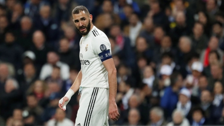 Karim Benzema es uno de los jugadores que ha perdido valor de mercado (Reuters)