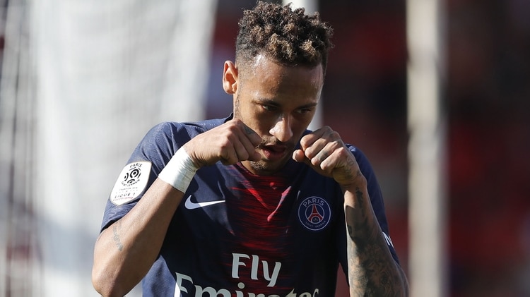 Neymar se enfadó por el arbitraje de este miércoles (EFE)