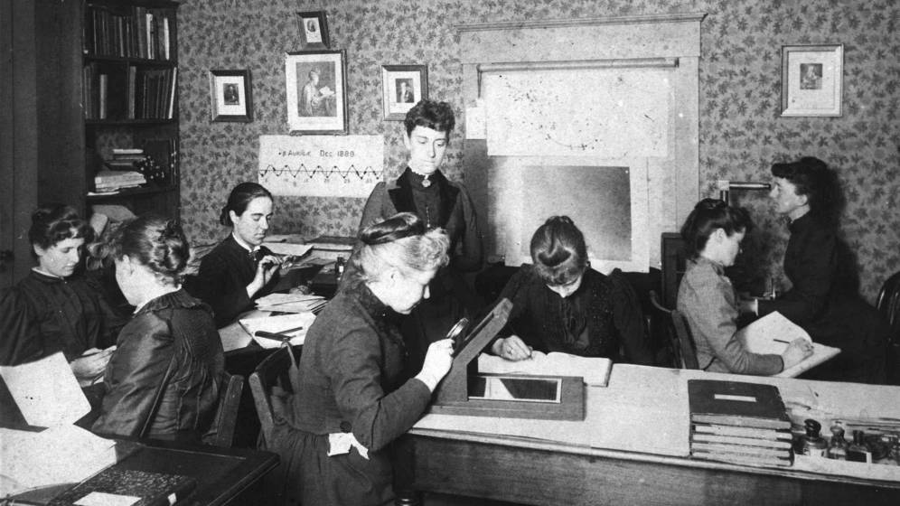 Foto: El grupo de mujeres de Harvard (Foto: Wikipedia)